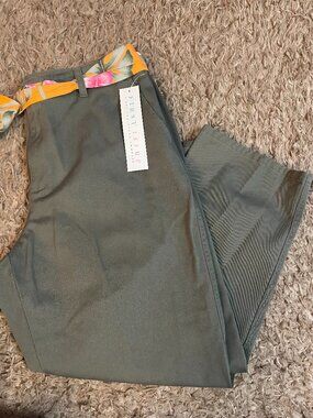 NWT First Issue Liz Claiborne ladies capri pants